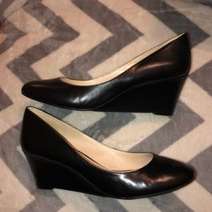 Nine West Black leather wedges